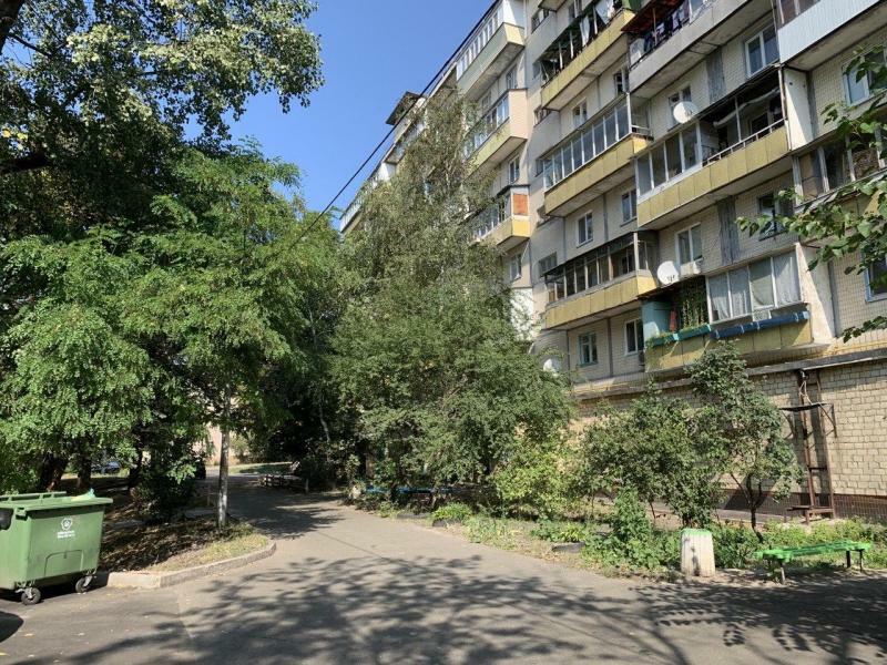 Київ, Чорнобильська вул., 3