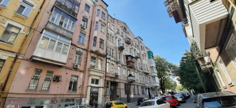 Продаж 2-кімнатної квартири 68 м², Чеховський пров., 11