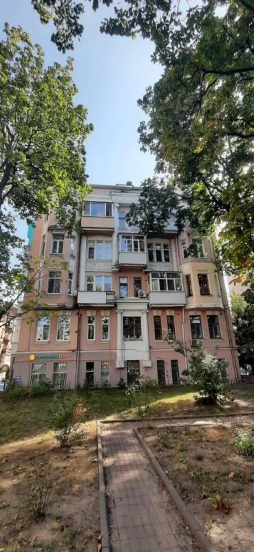 Продаж 2-кімнатної квартири 68 м², Чеховський пров., 11