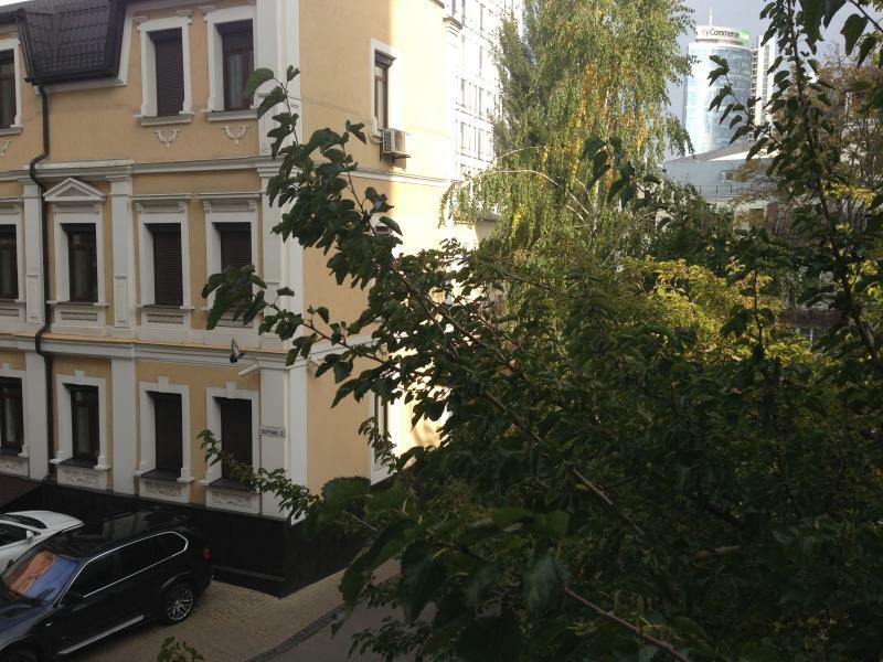 Киев, Шота Руставели ул., 33Б