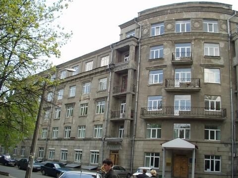 Київ, Чигоріна вул., 18
