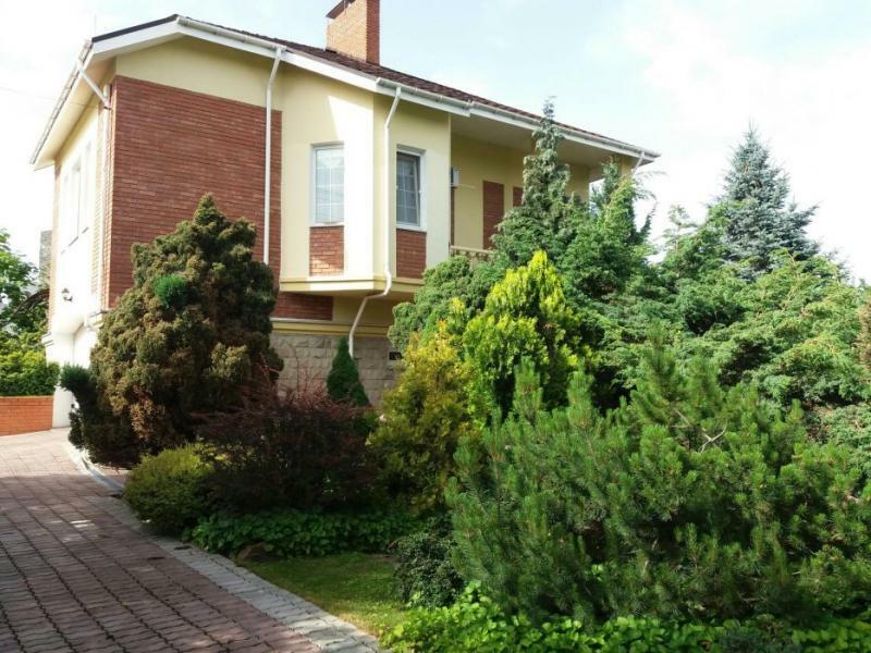 Київська обл., Києво-Святошинський район, с. Лісники, Гаевая вул., 17