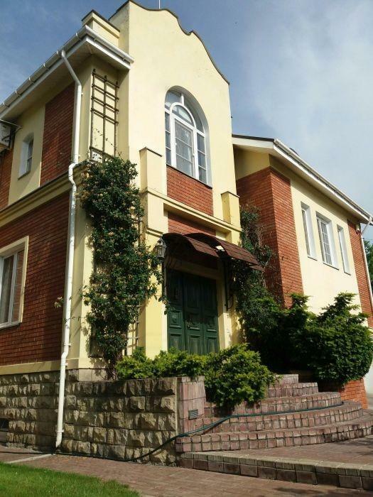 Київська обл., Києво-Святошинський район, с. Лісники, Гаевая вул., 17