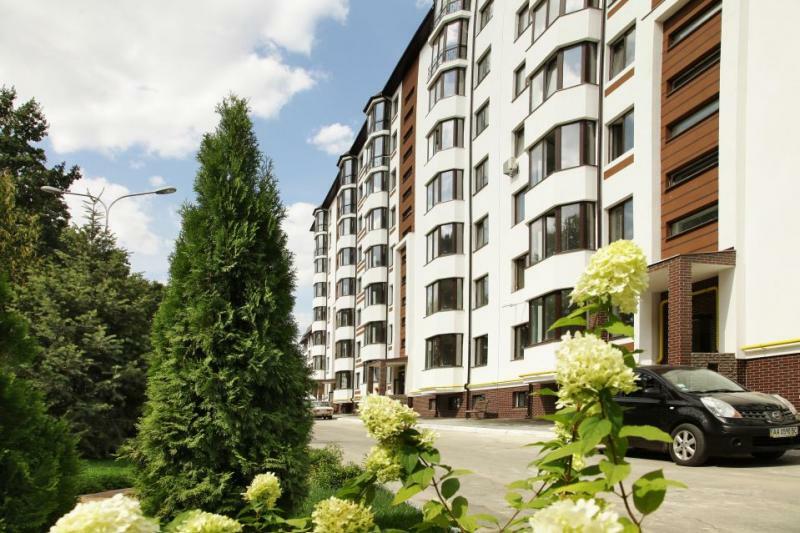 Київська обл., Києво-Святошинський район, с. Петропавлівська Борщагівка, Миру вул., 17