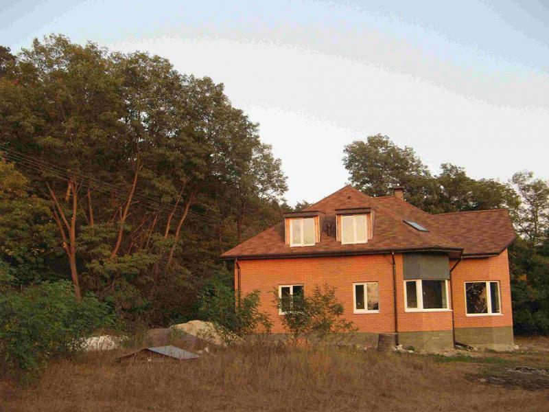 Киевская обл., Васильковский район, с. Дзвонковое, Ирпенская ул., 1