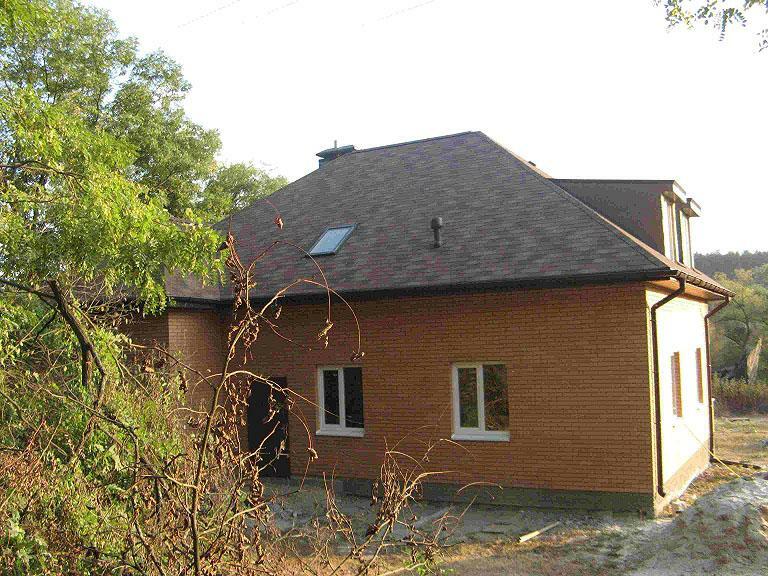 Киевская обл., Васильковский район, с. Дзвонковое, Ирпенская ул., 1