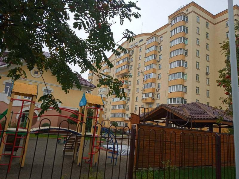 Киевская обл., Бучанский район, г. Буча, Центральная ул., 33/1