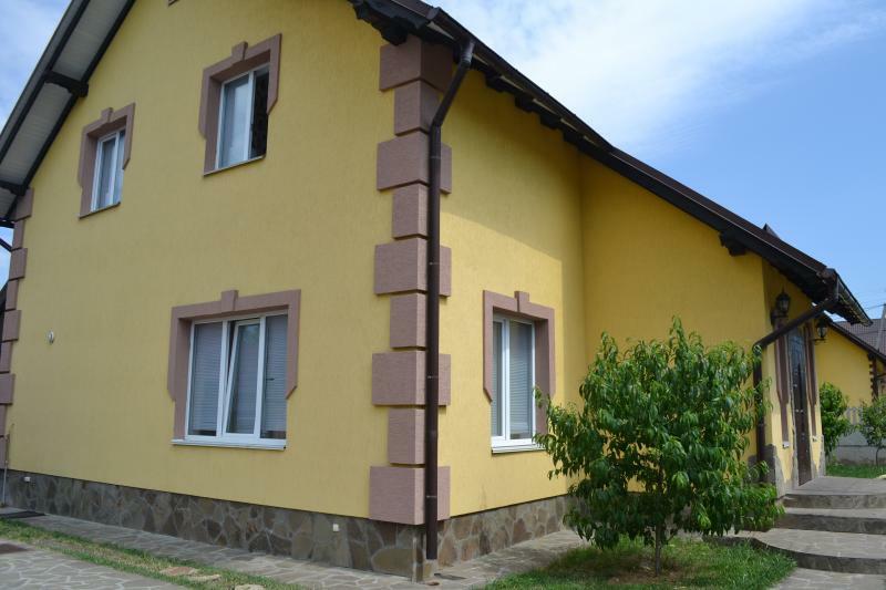 Київська обл., Києво-Святошинський район, с. Софіївська Борщагівка, Лісова вул., 119