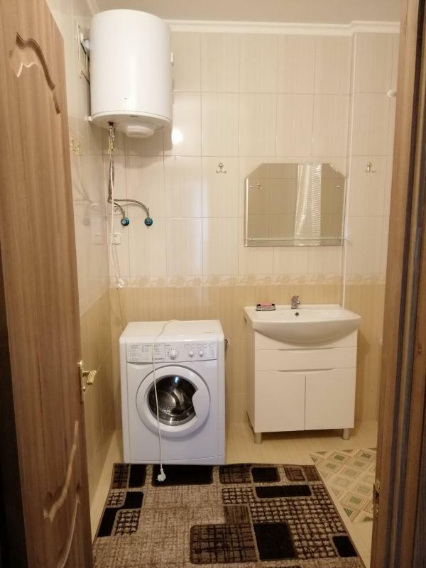 Продаж 1-кімнатної квартири 40 м², Сосницька вул., 5