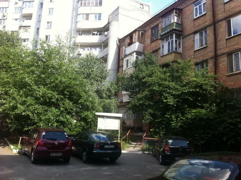 Киев, Леонида Первомайского ул., 5