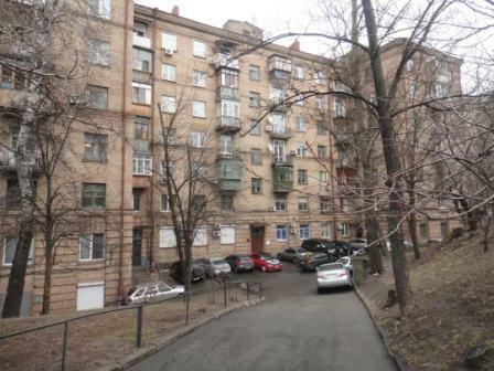 Київ, Лесі Українки бул., 8