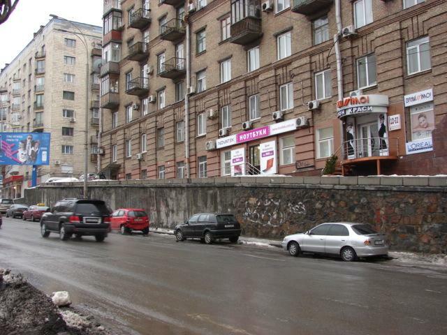 Київ, Лесі Українки бул., 8
