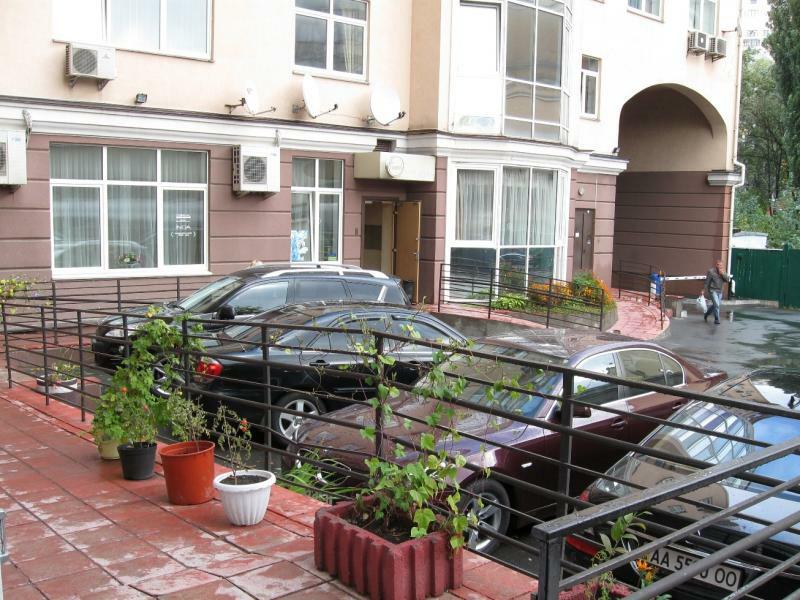 Киев, Кудрявский спуск, 3Б