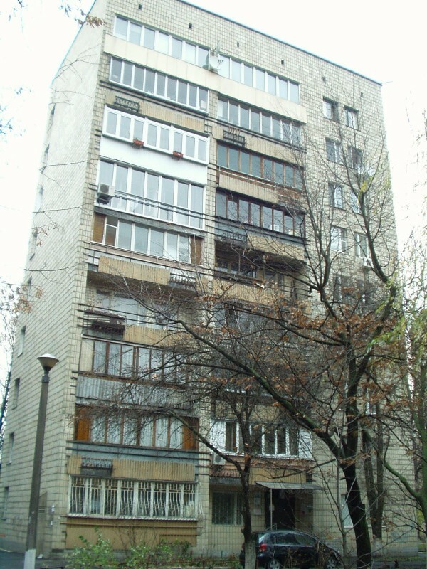 Київ, Лаврська вул., 10-12