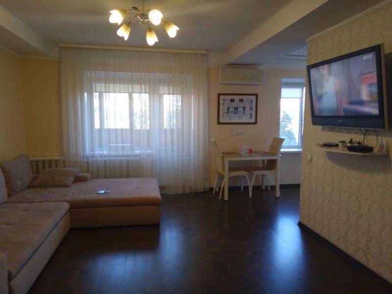 1-комнатная квартира посуточно 38 м², Леси Украинки бул., 5