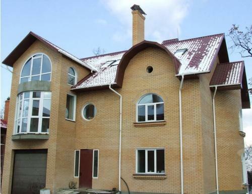 Киев, Лисичанская ул., 35
