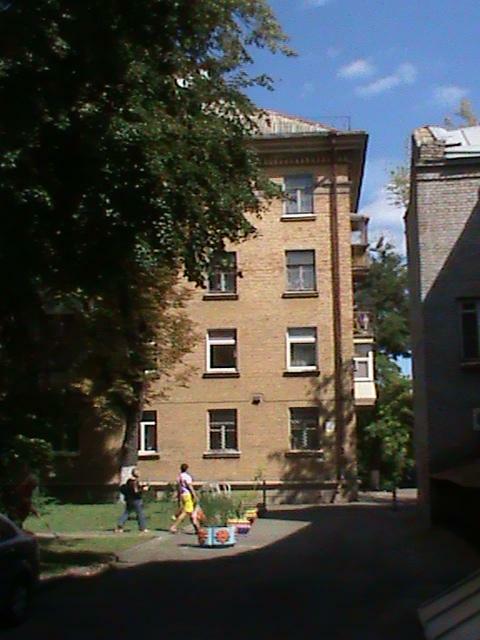 Киев, Лермонтовская ул., 4