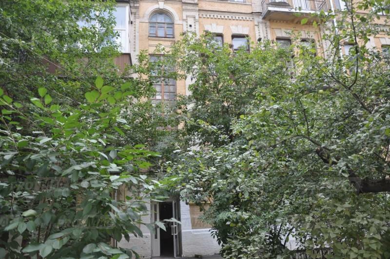 Киев, Липская ул., 9Б