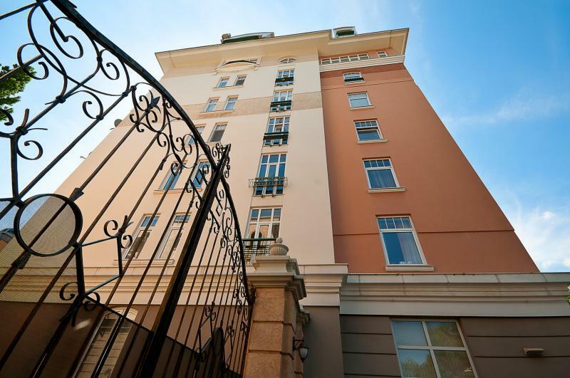 Продажа 3-комнатной квартиры 100 м², Уютная ул., 13