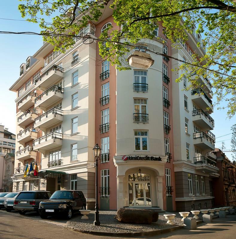 Продажа 3-комнатной квартиры 100 м², Уютная ул., 13