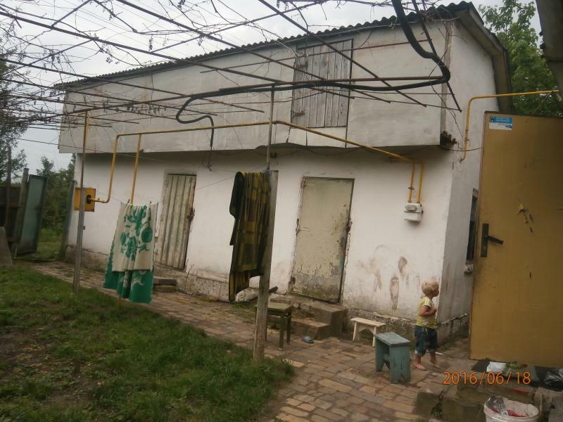 Киевская обл., Бородянский район, пгт Бабинцы, 1 Мая ул., 8