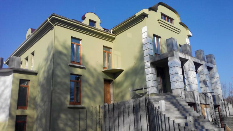 Киевская обл., Бориспольский район, с. Вишенки, Ежевичная ул., 9