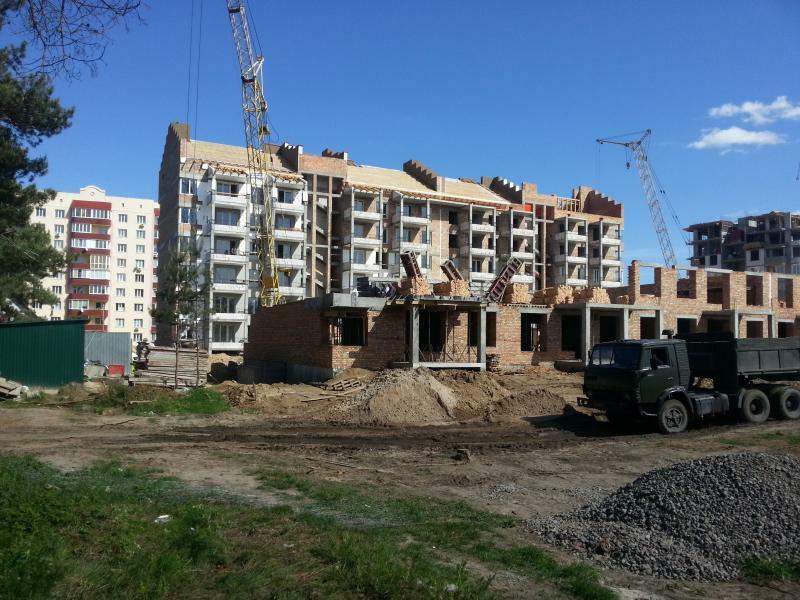 Київська обл., Обухівський район, м. Обухів, Сосновый микрорайон вул., 3