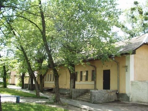 Київ, Краківська вул., 25