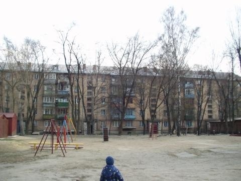 Київ, Краснопільська вул., 15