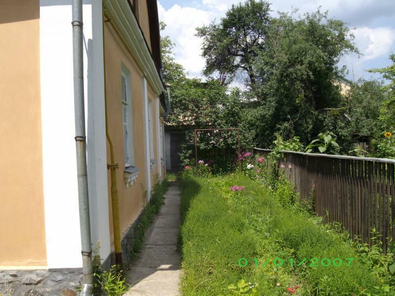 Киевская обл., Киево-Святошинский район, г. Боярка, Днепровская ул., 8