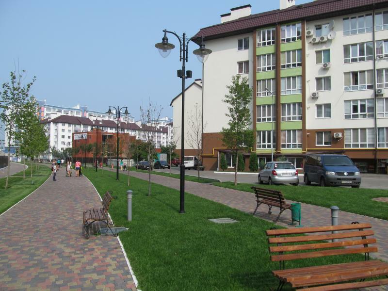 Київська обл., Києво-Святошинський район, с. Петропавлівська Борщагівка, Волошкова вул., 6