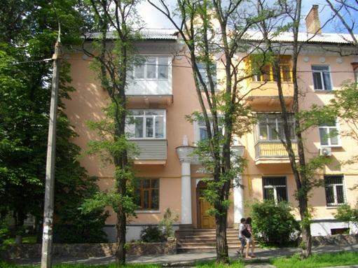 Киев, Дружбы Народов бул., 32Б