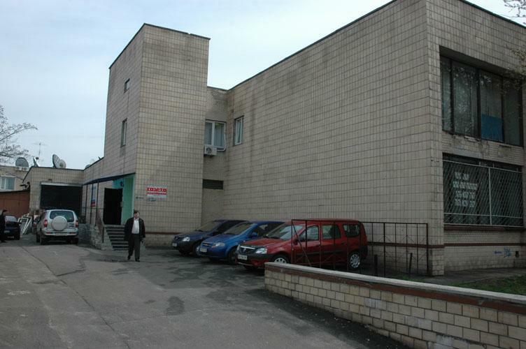Київ, Райдужна вул., 25