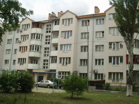 Киев, Петра Запорожца ул., 15