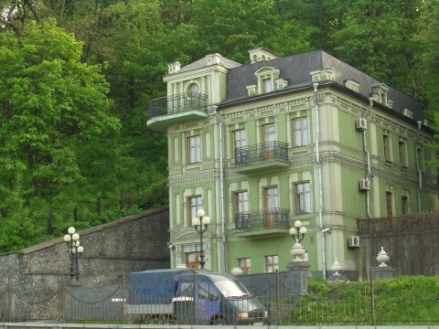 Киев, Петра Сагайдачного ул., 1