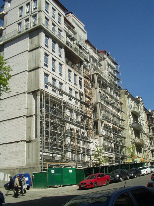 Київ, Олеся Гончара вул., 26А