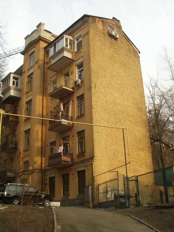 Київ, Олеся Гончара вул., 57