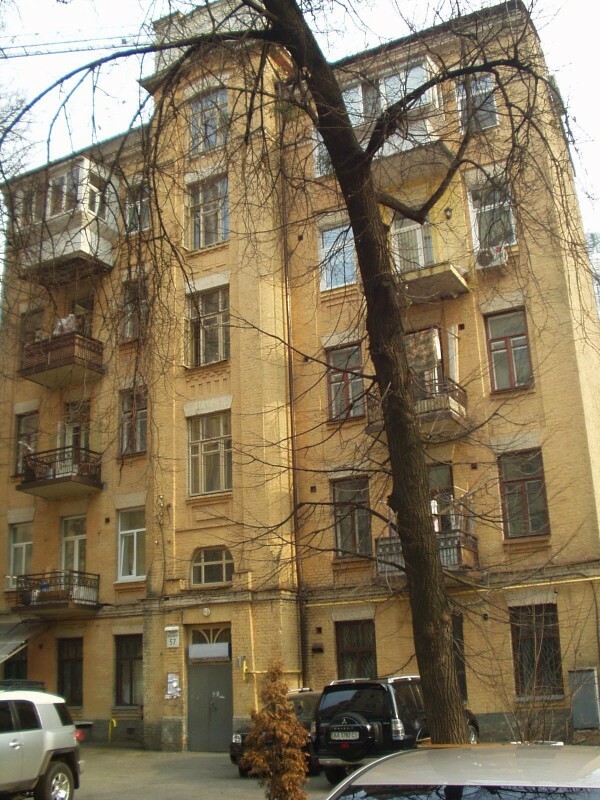 Київ, Олеся Гончара вул., 57