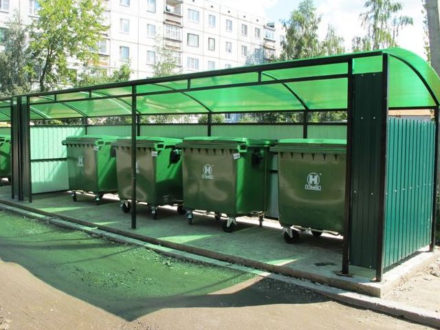 Киевляне требуют убрать мусорные контейнеры от многоквартирных домов: подробности 