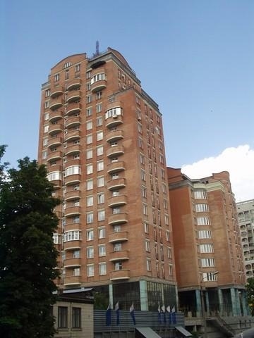 Аренда 4-комнатной квартиры 132 м², Павловская ул., 26/41