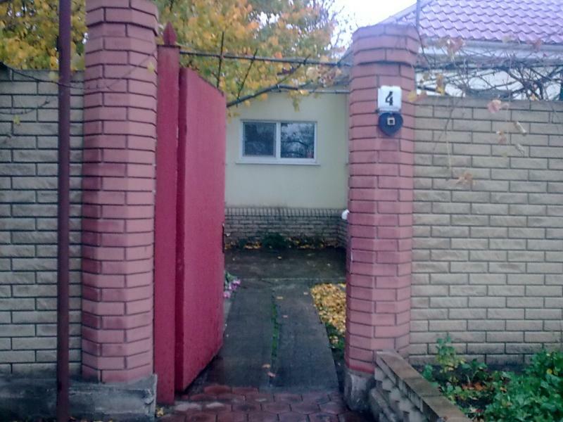 Луганская обл., Антрацитовский район, пгт Ивановка, Кирова ул., 4
