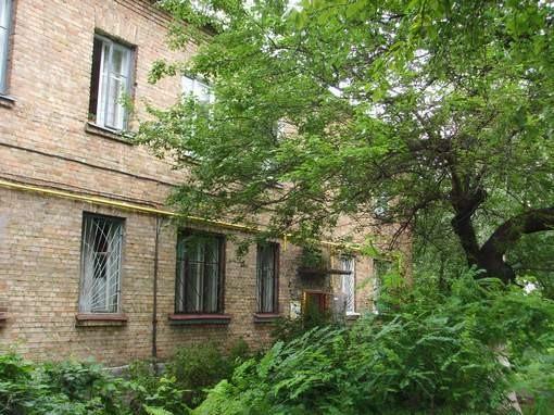 Київ, Олегівська вул., 40