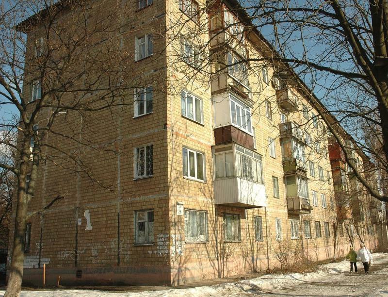 Київ, Зодчих вул., 26