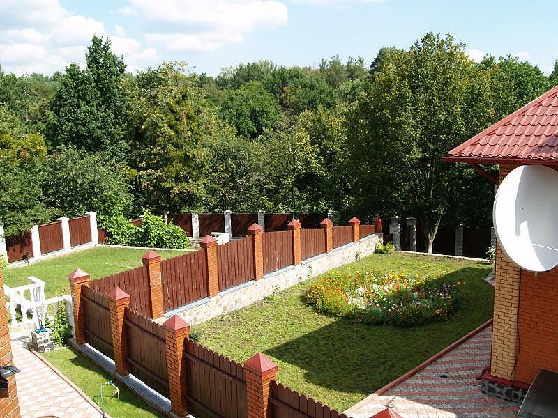 Київ, Сонячна вул., 15А