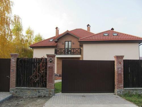 Киевская обл., Обуховский район, пгт Козин, Соловьяненко ул., 321