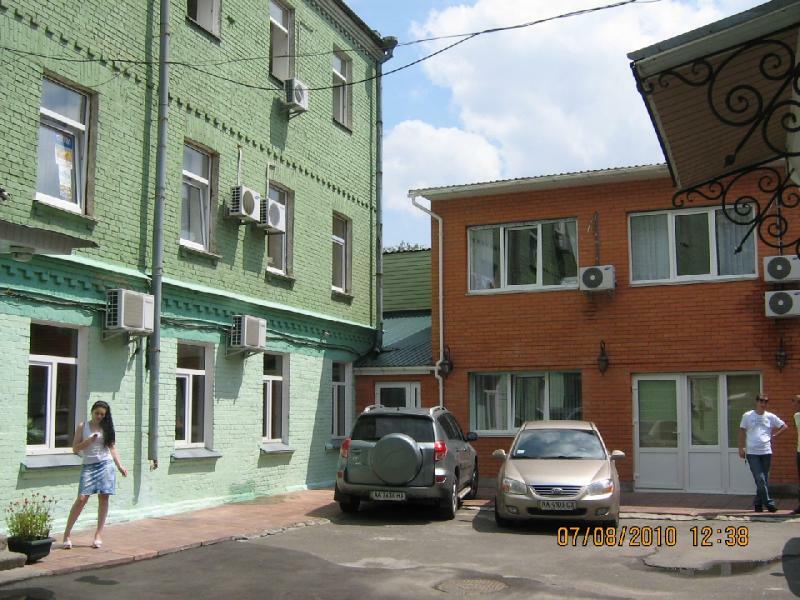 Киев, Борисоглебская ул., 12