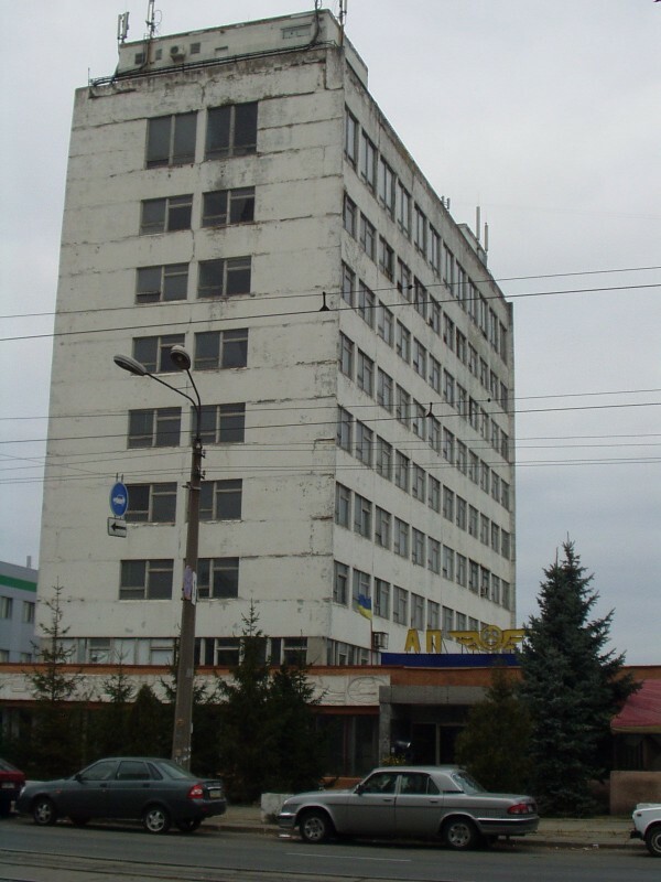 Київ, Бориспільська вул., 15