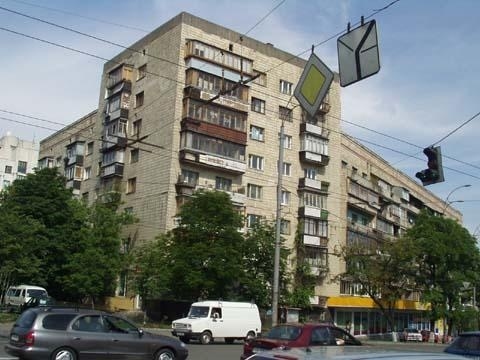 Киев, Дружбы Народов бул., 40А