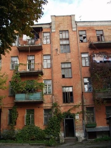 Киев, Дмитриевская ул., 102Б