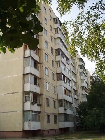 Киев, Дмитрия Луценко ул., 9